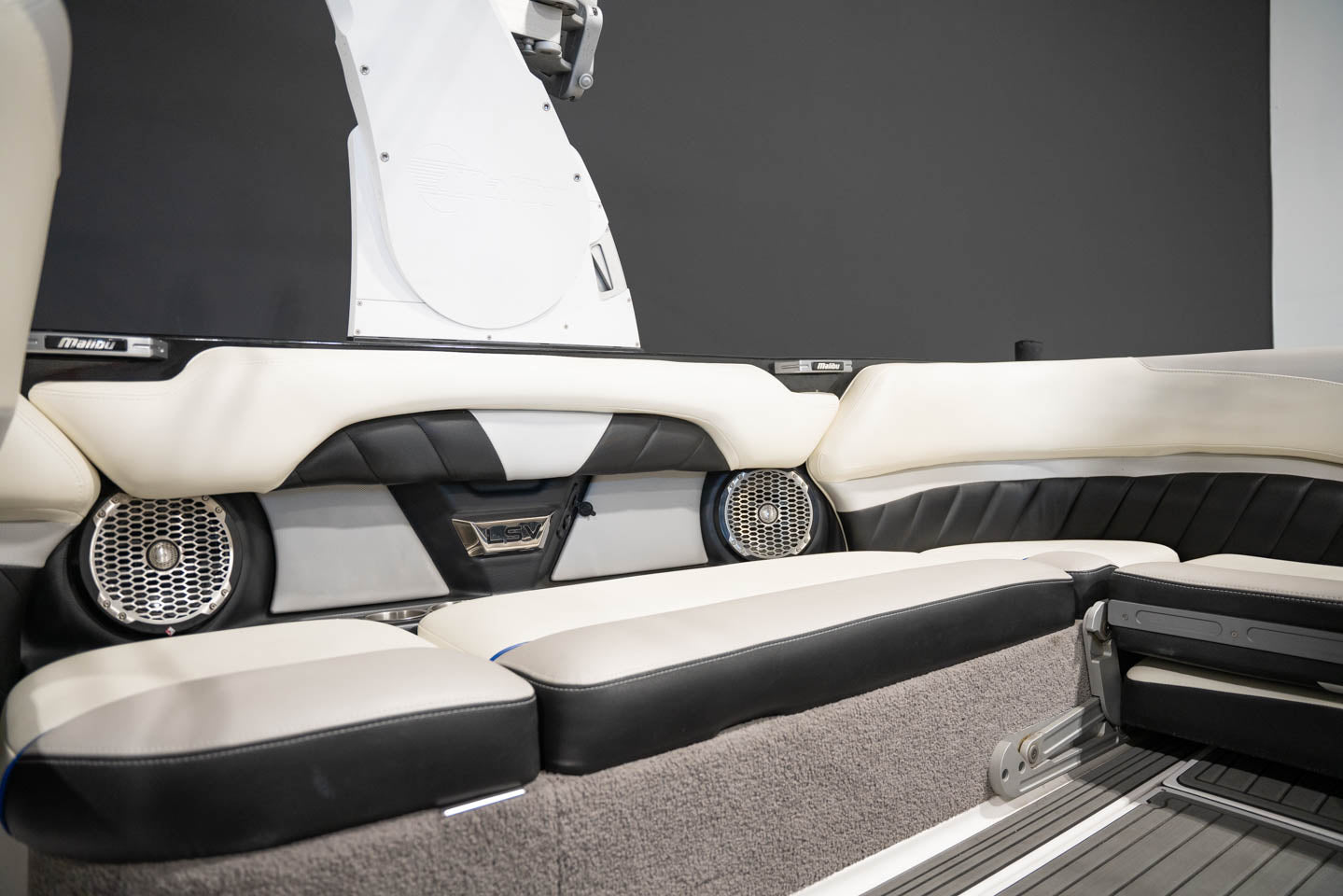 2016 Malibu 25LSV - BoardCo Boats