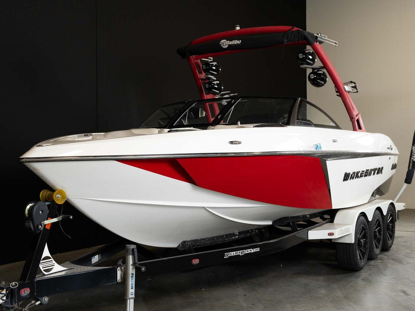 2016 Malibu LSV 25 - White / Red - BoardCo Boats
