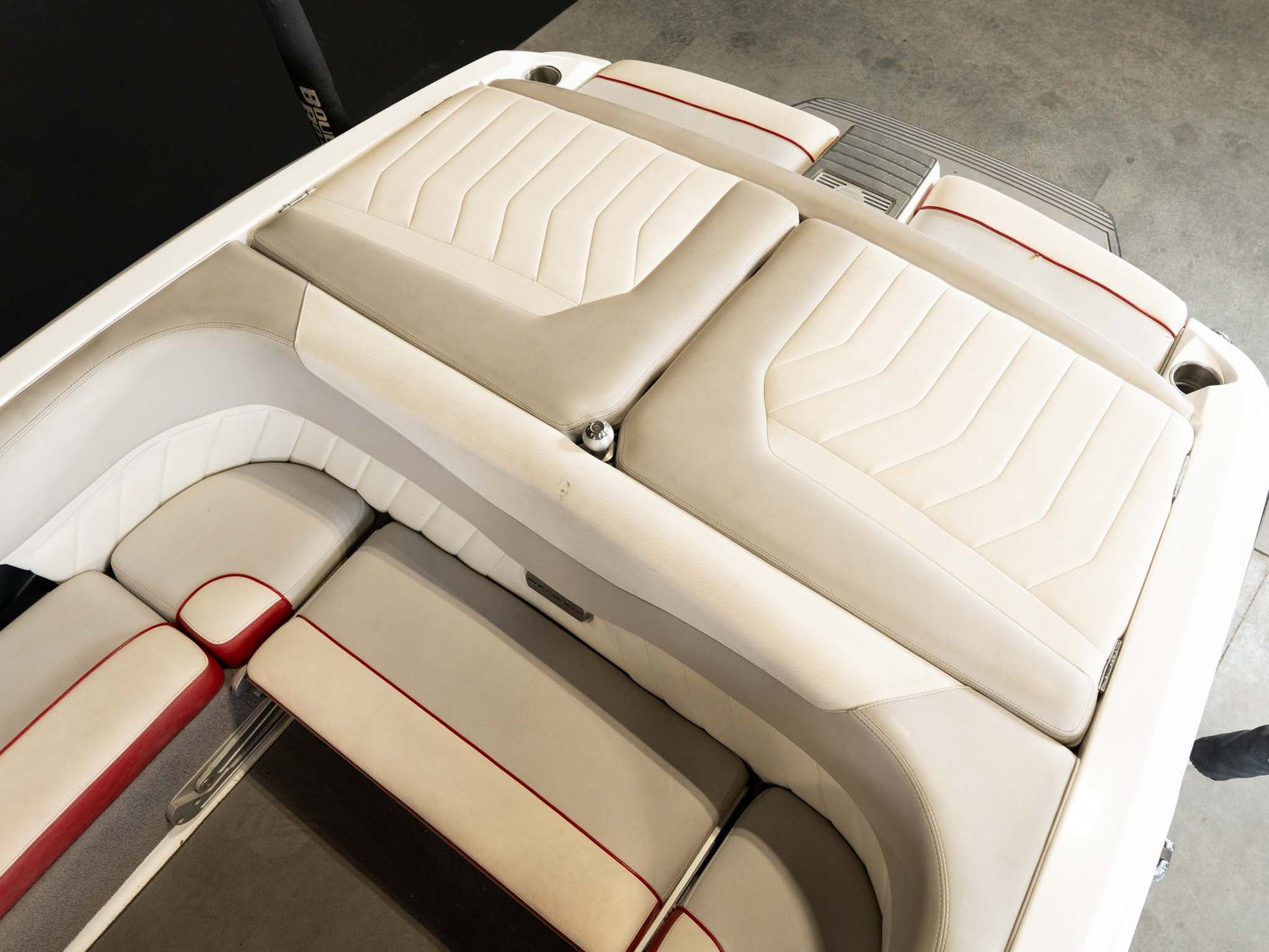 2016 Malibu LSV 25 - White / Red - BoardCo Boats