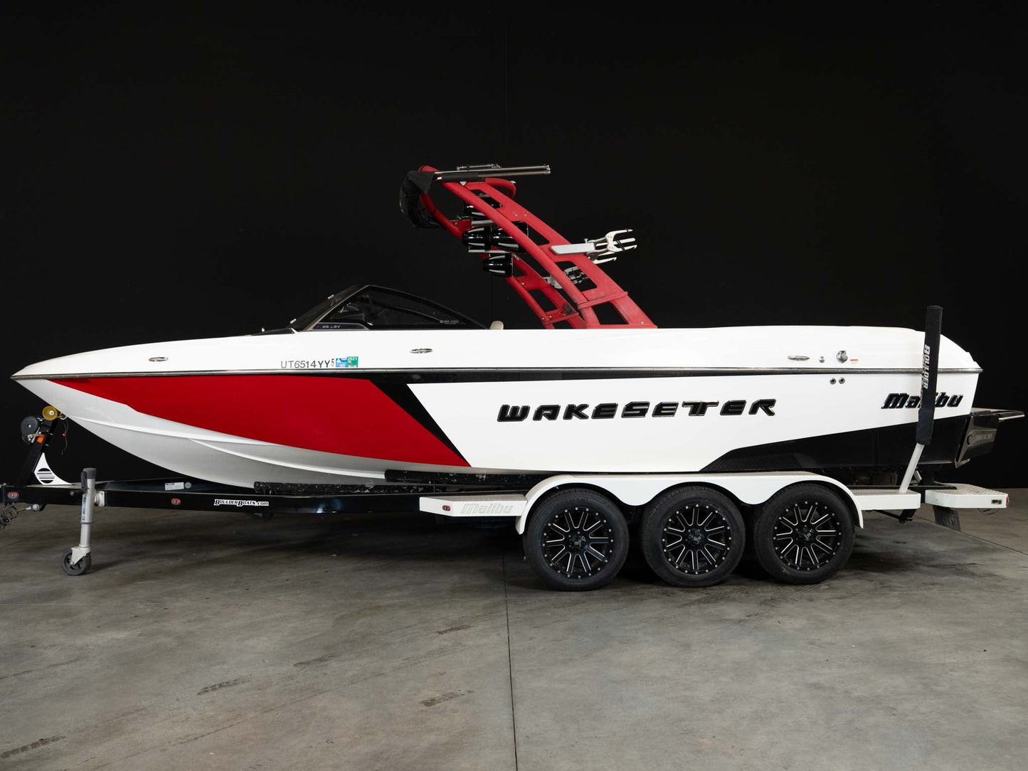 2016 Malibu LSV 25 - White / Red - BoardCo Boats