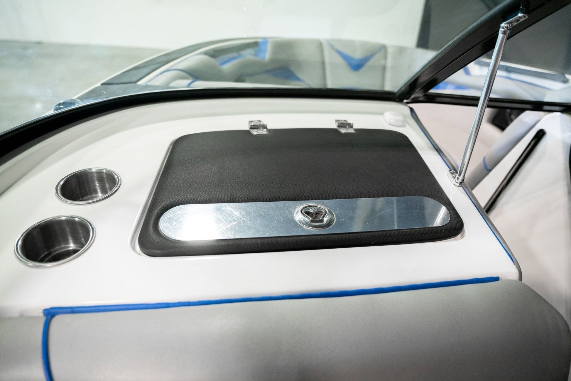 2016 Supreme S211 - White - Blue - BoardCo