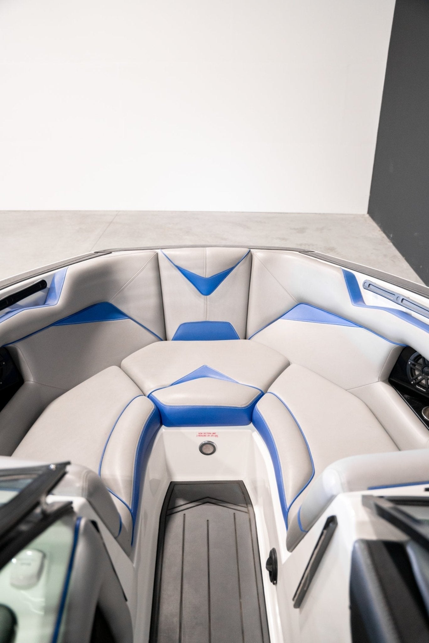 2016 Supreme S211 - White - Blue - BoardCo