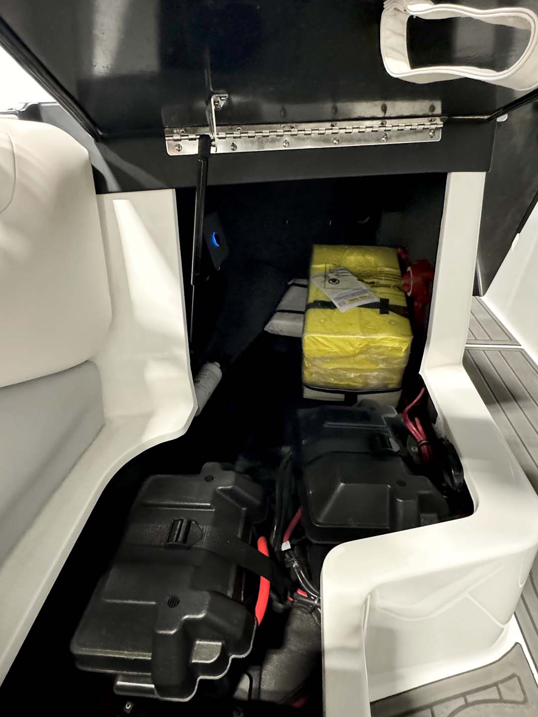 2017 Axis A22 - White / Green - BoardCo Boats