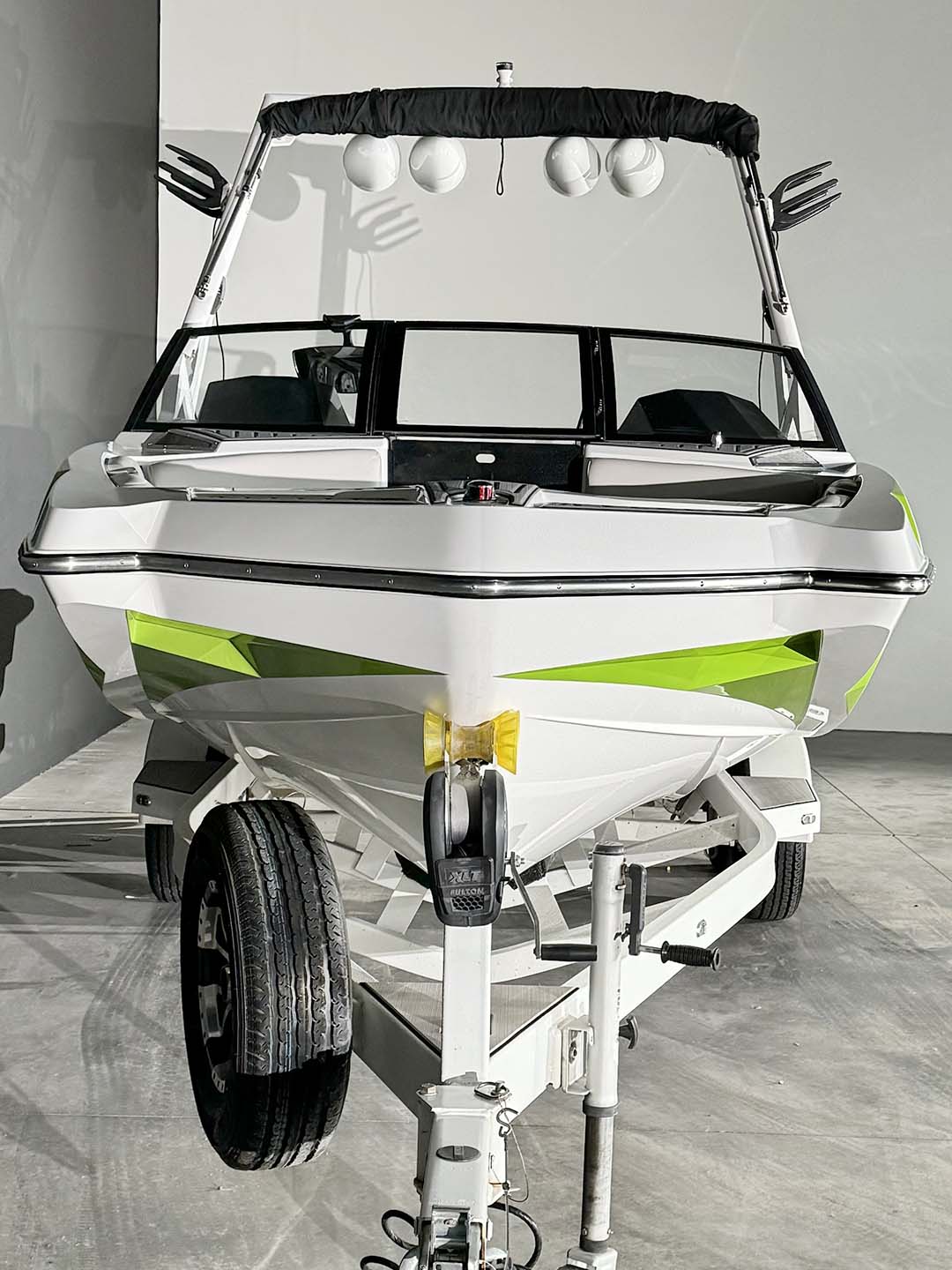2017 Axis A22 - White / Green - BoardCo