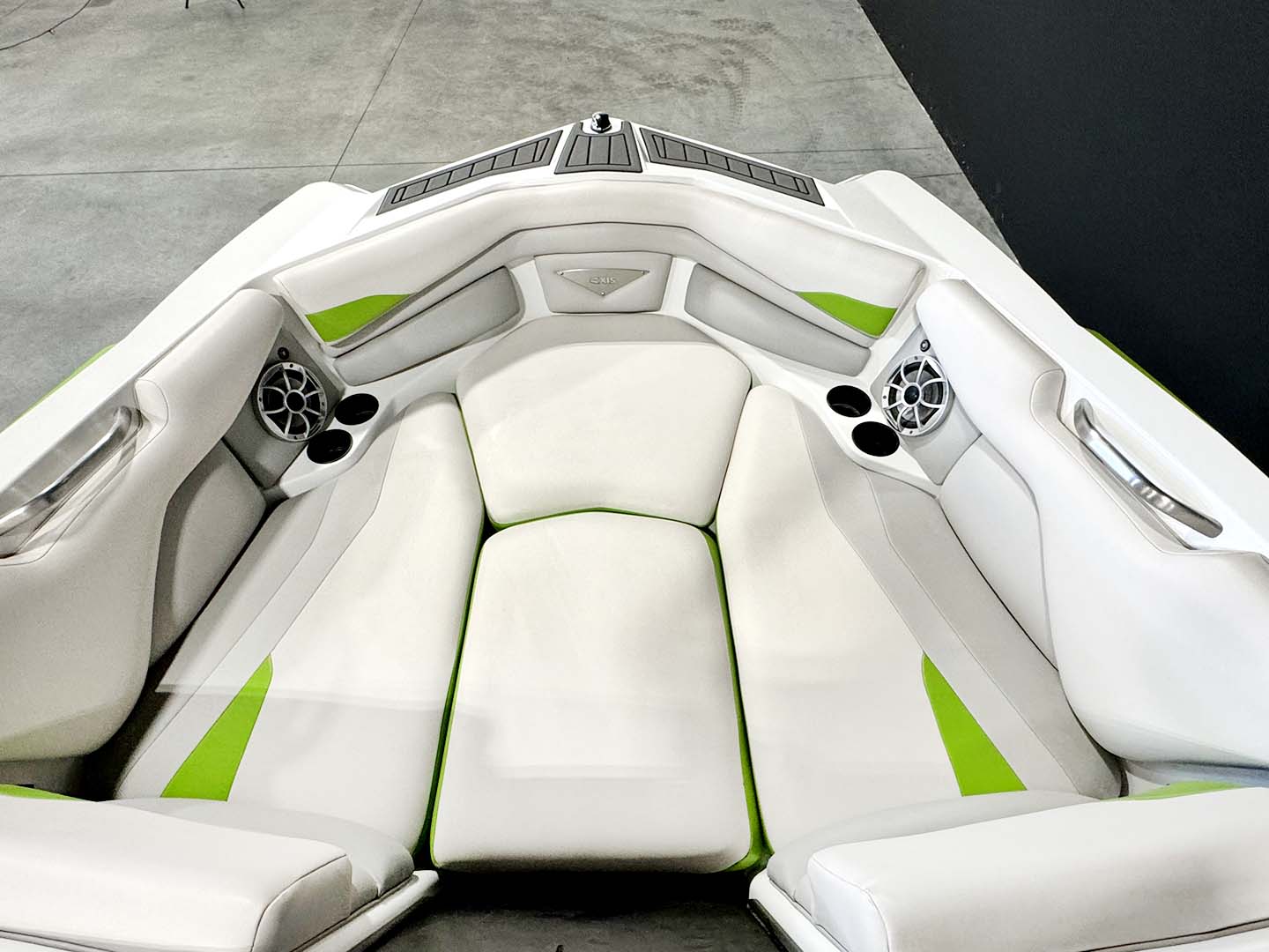 2017 Axis A22 - White / Green - BoardCo Boats