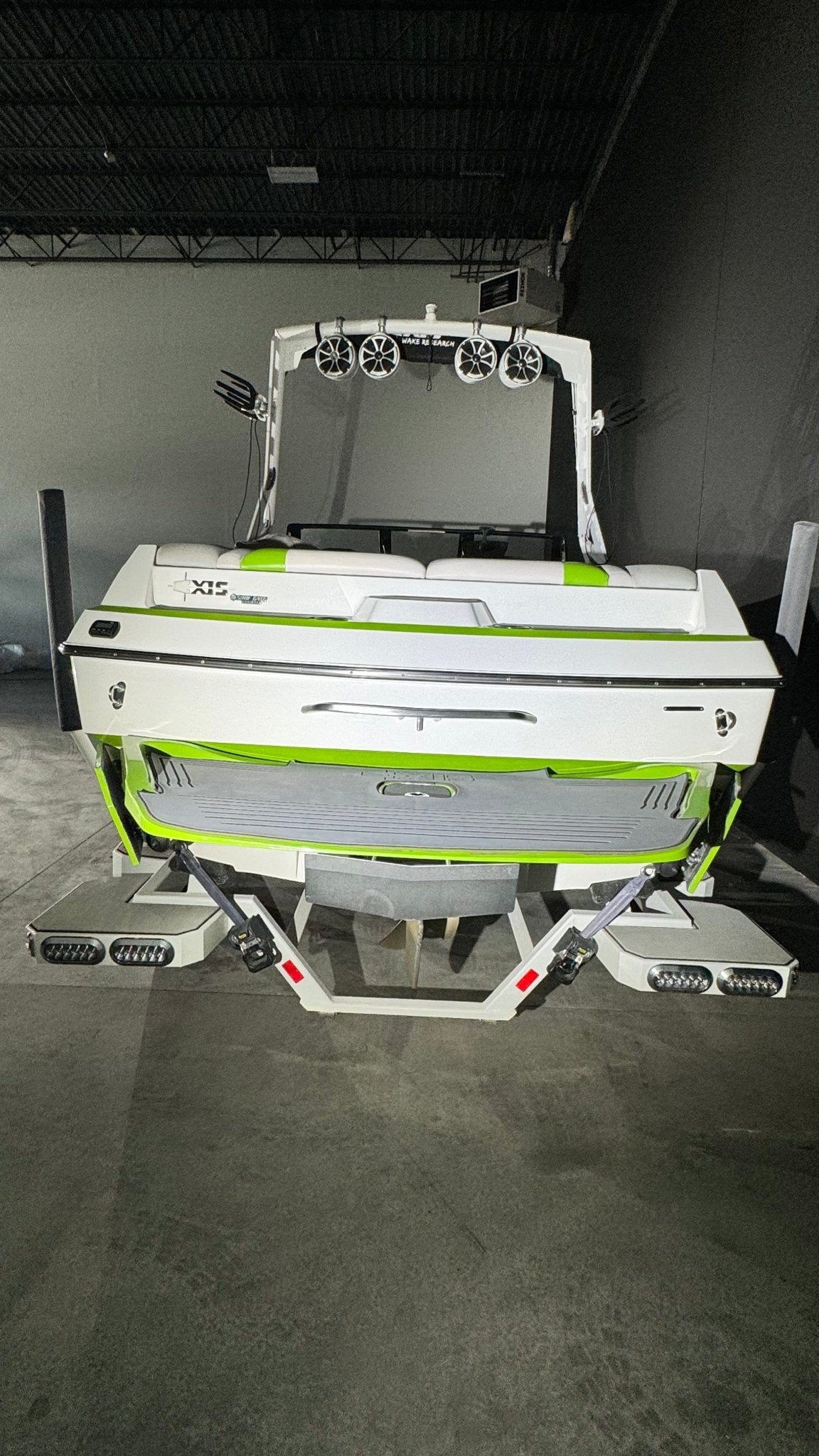 2017 Axis A22 - White / Green - BoardCo Boats
