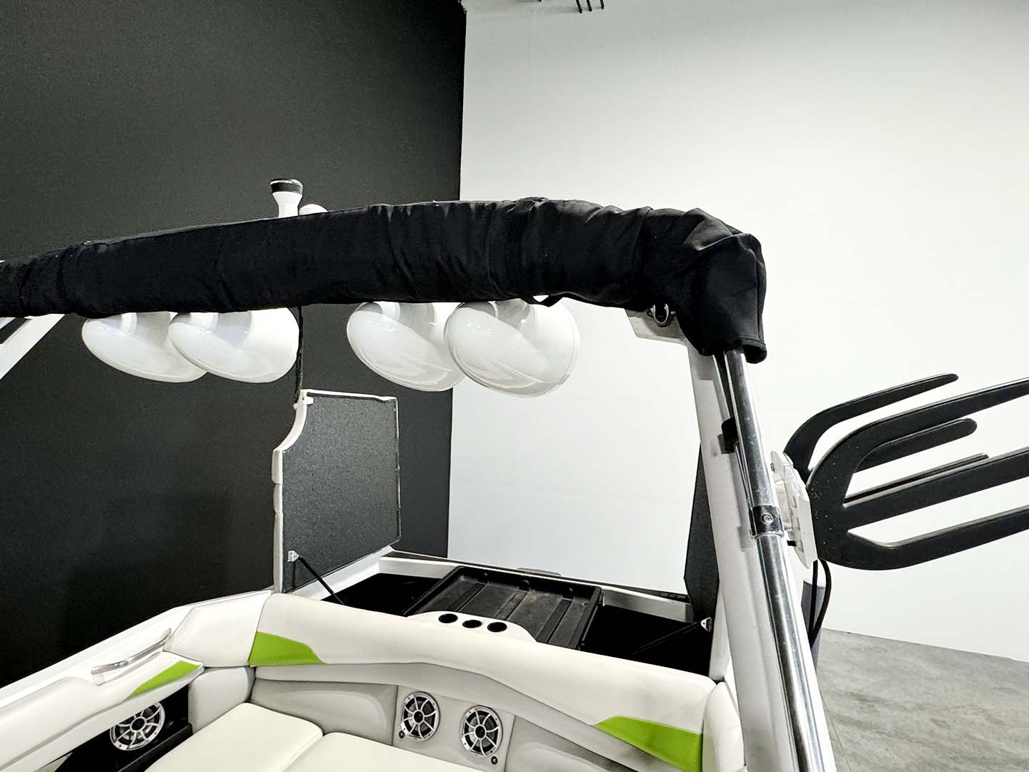 2017 Axis A22 - White / Green - BoardCo Boats