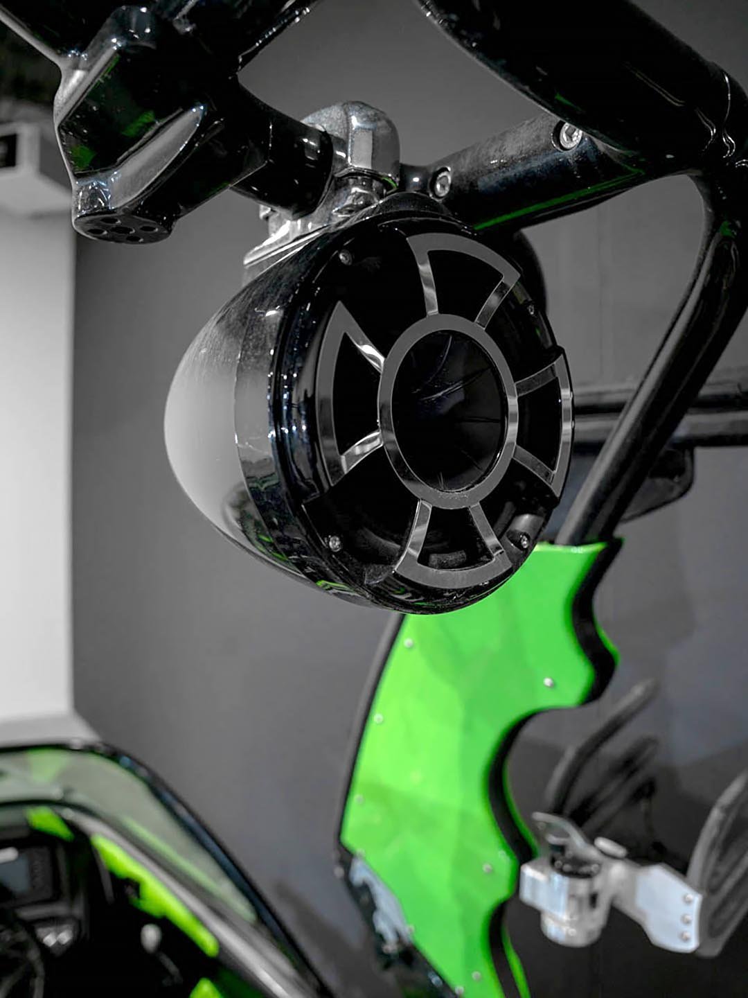 2017 Centurion Ri217 - Green / Black / Gun - BoardCo