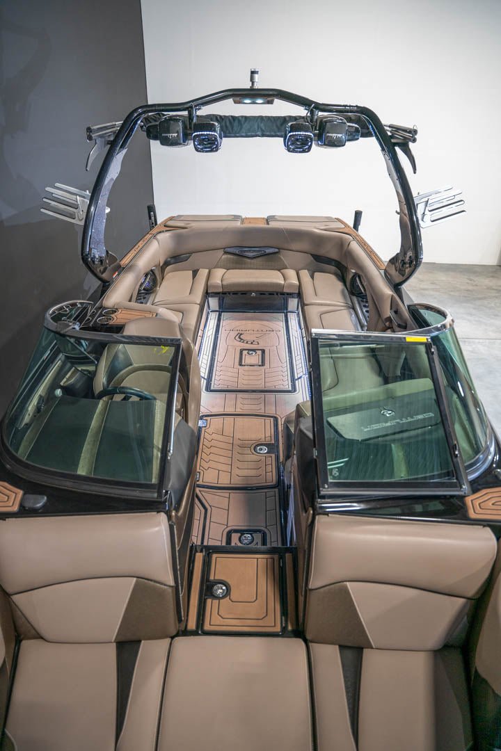 2017 Centurion Ri257 - BoardCo Boats