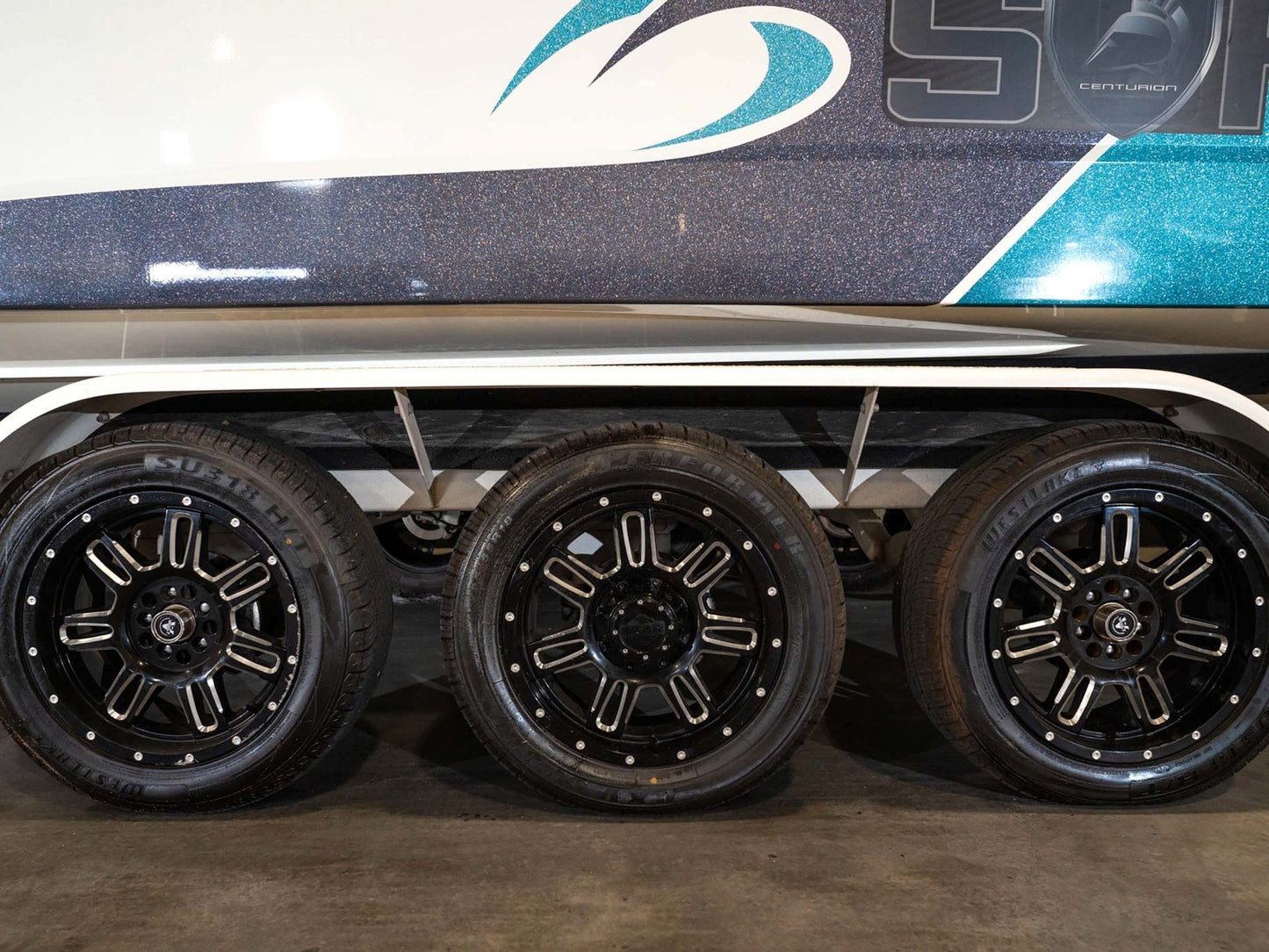 2017 Centurion Ri257 - Blue Flake / Gunmetal / White - BoardCo Boats