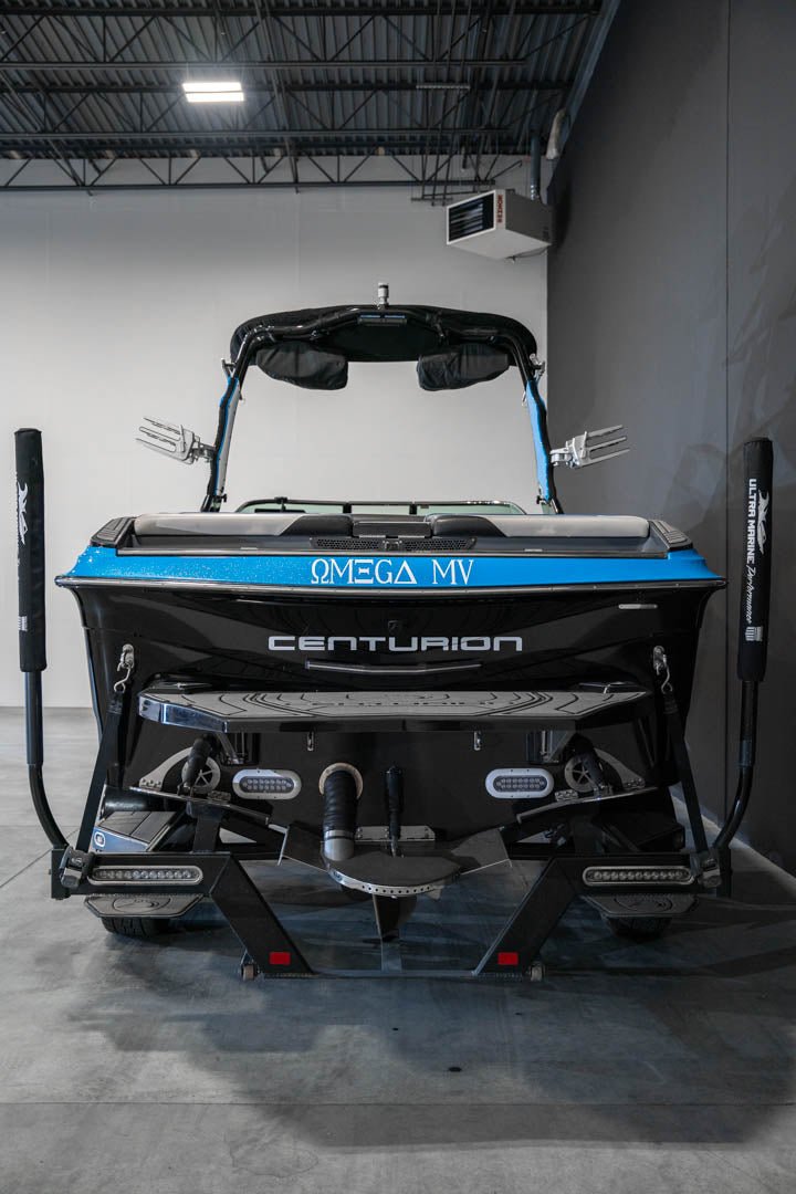 2017 Centurion RI257 Electric Blue / Gun Metal Flake / Black - BoardCo Boats