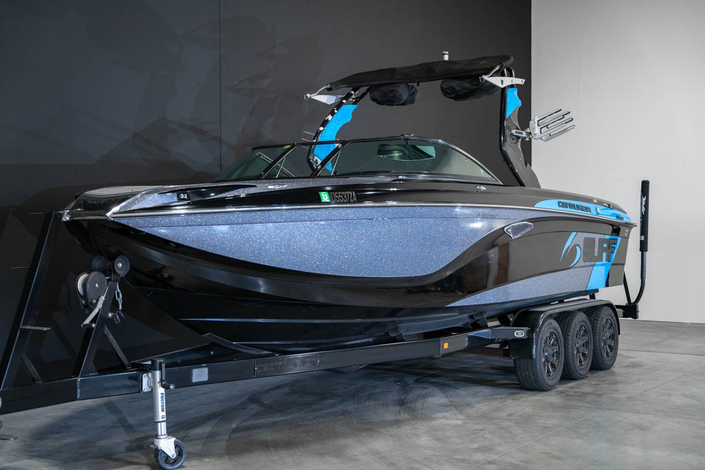 2017 Centurion RI257 Electric Blue / Gun Metal Flake / Black - BoardCo Boats