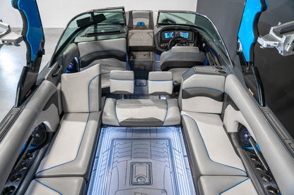 2017 Centurion RI257 Electric Blue / Gun Metal Flake / Black - BoardCo Boats