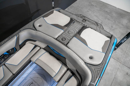 2017 Centurion RI257 Electric Blue / Gun Metal Flake / Black - BoardCo Boats