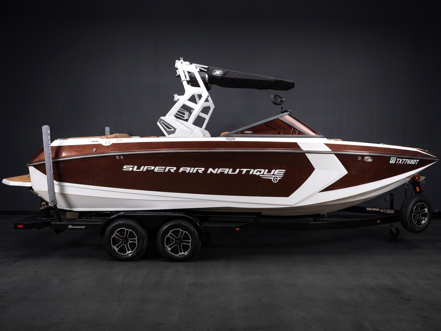 2017 Nautique G23 in Rootbeer Flake / White