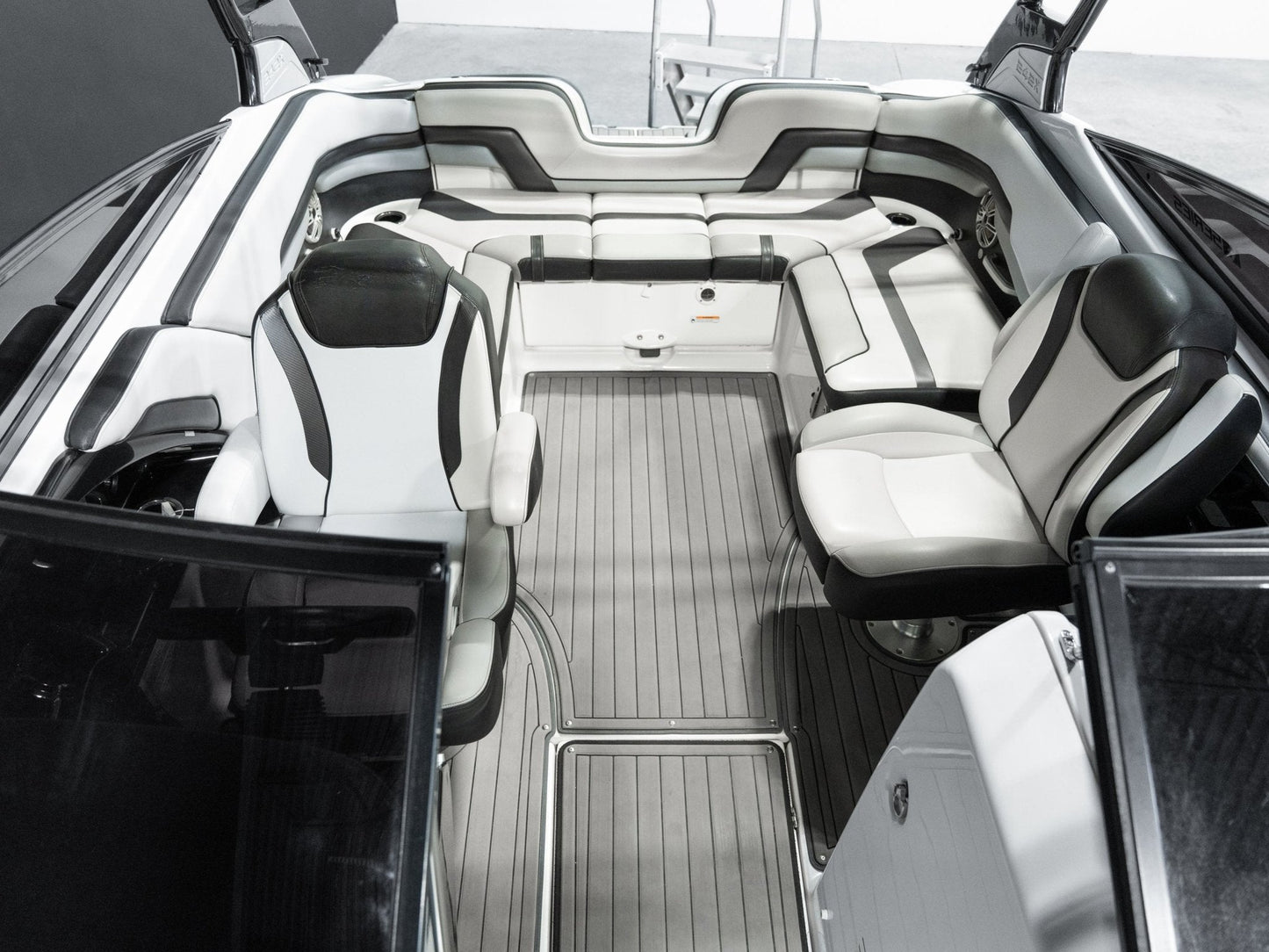 2017 Yamaha 242x - BoardCo Boats