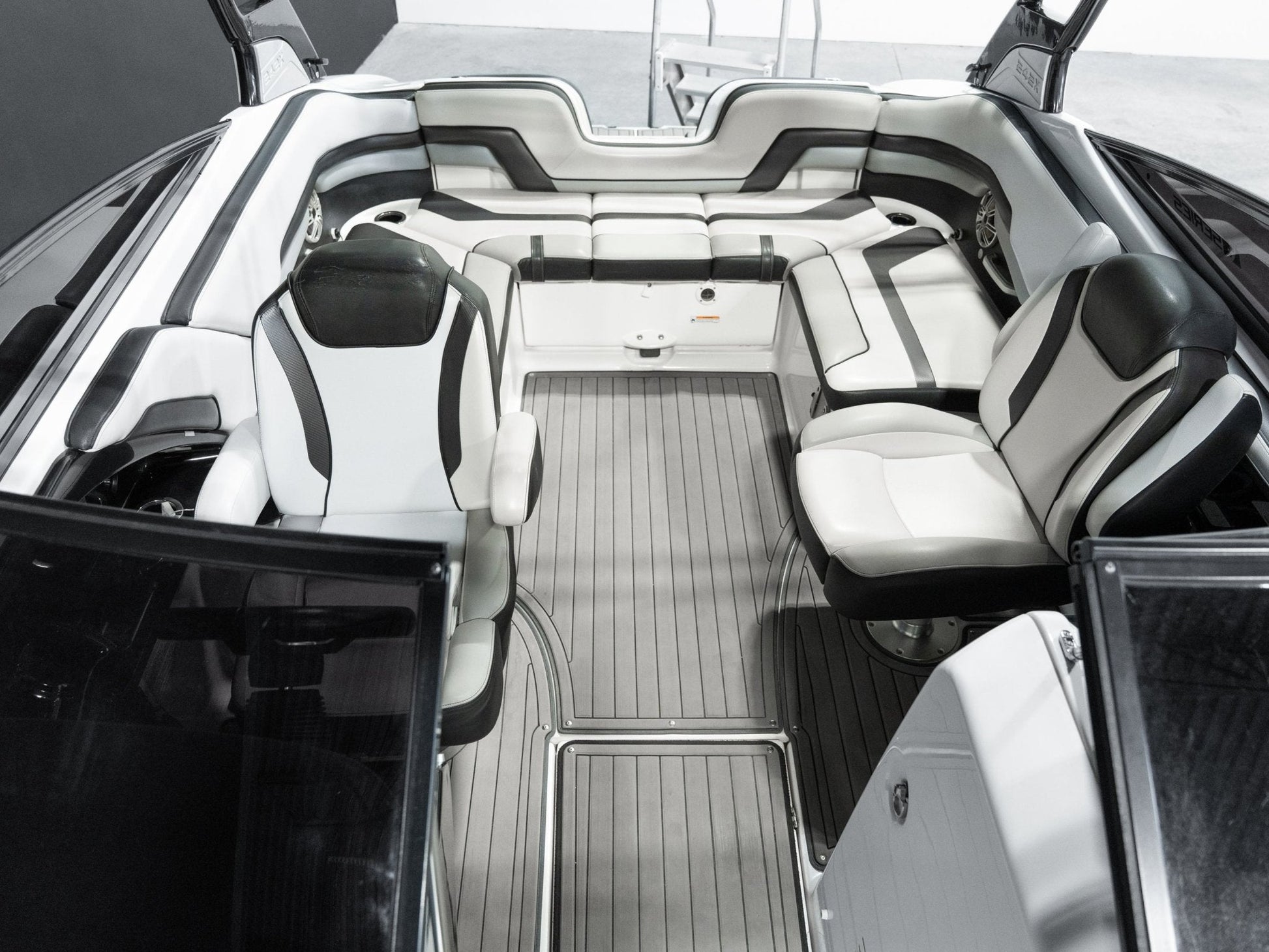 2017 Yamaha 242x - BoardCo Boats