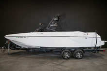 2018 Axis A24 - BoardCo