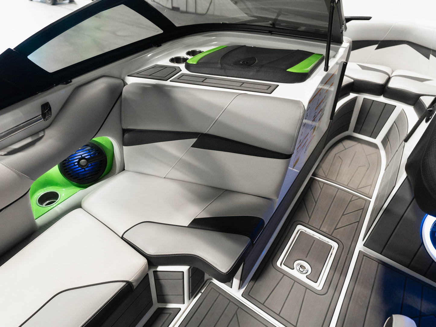 2018 Centurion Fi21 - Green / Black / White - BoardCo Boats