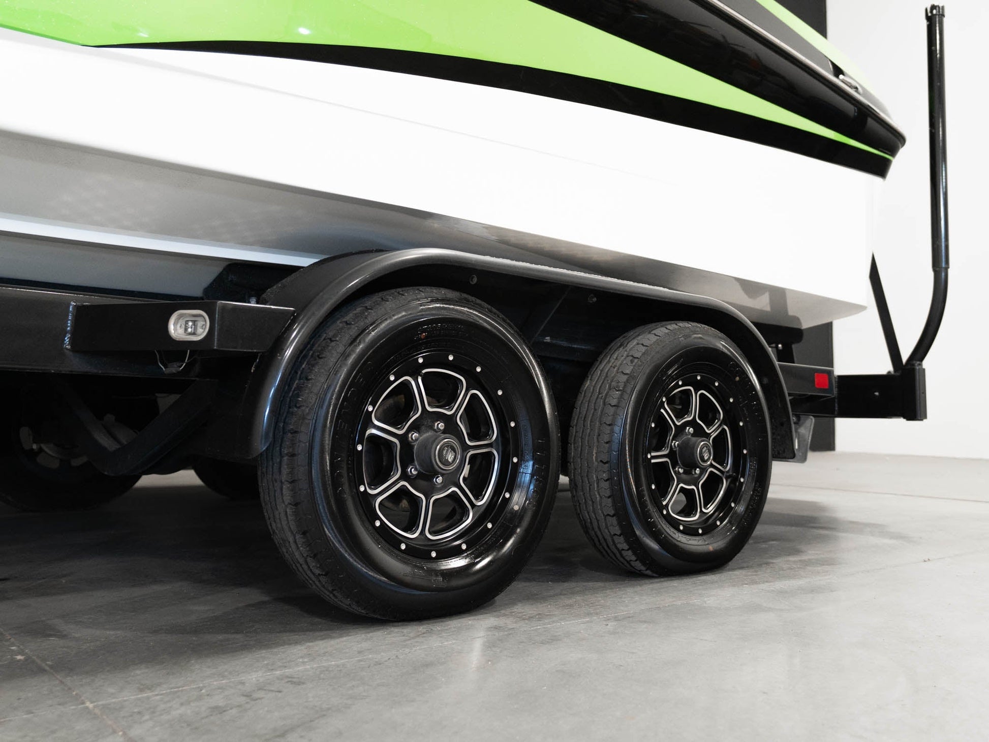 2018 Centurion Fi21 - Green / Black / White - BoardCo Boats