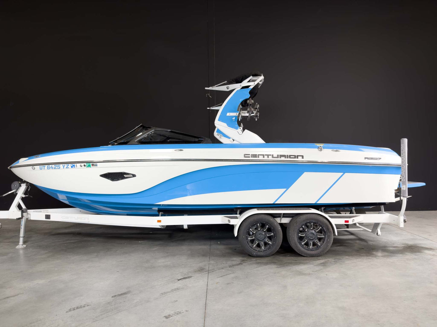 2018 Centurion Ri237 - Blue / White - BoardCo Boats