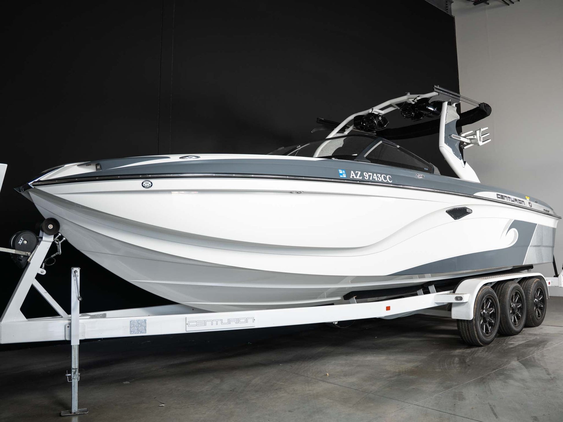 2018 Centurion Ri257 - White / Grey - BoardCo Boats