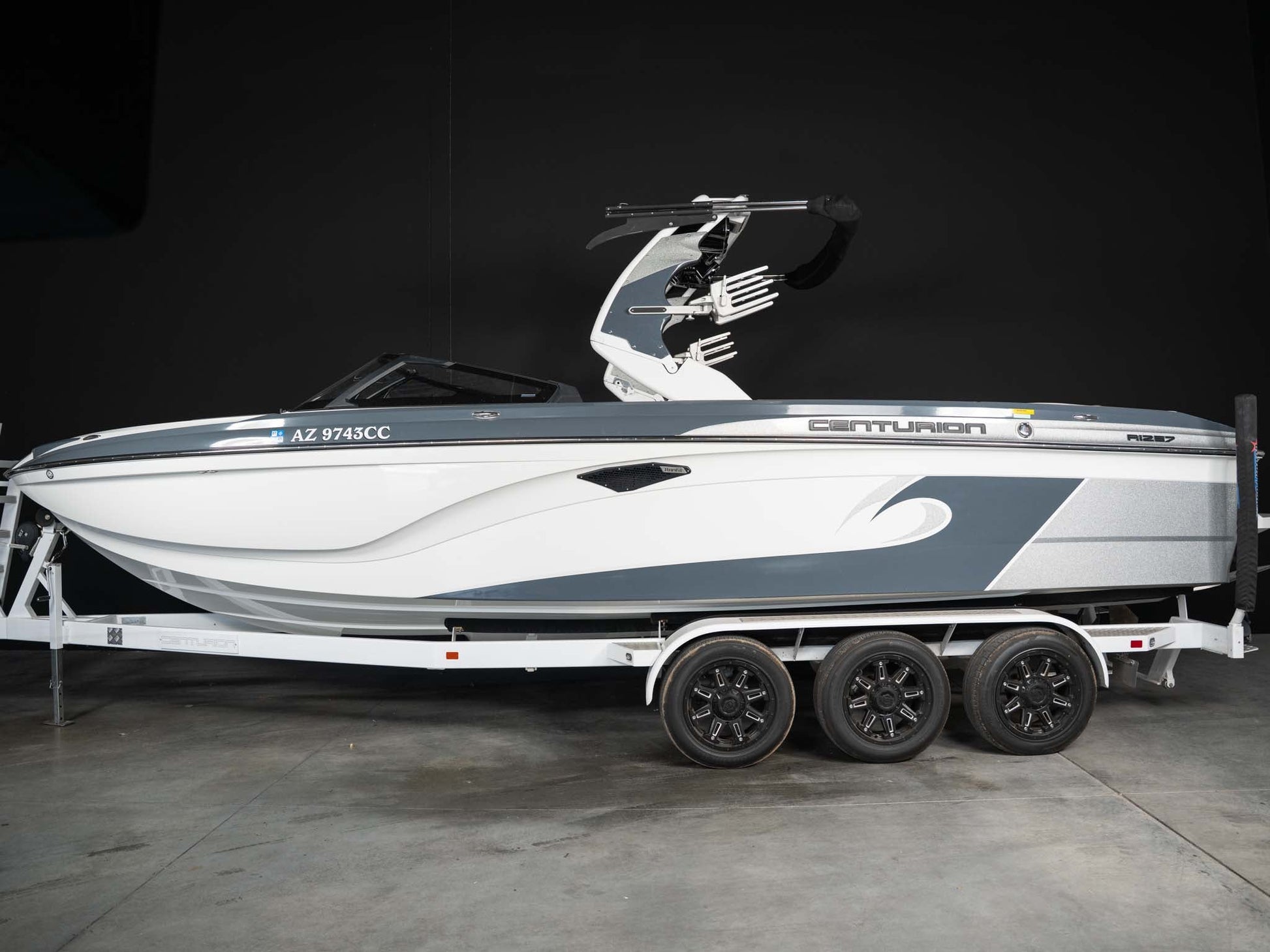 2018 Centurion Ri257 - White / Grey - BoardCo Boats