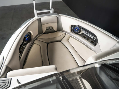 2018 Centurion Ri257 - White / Grey - BoardCo Boats