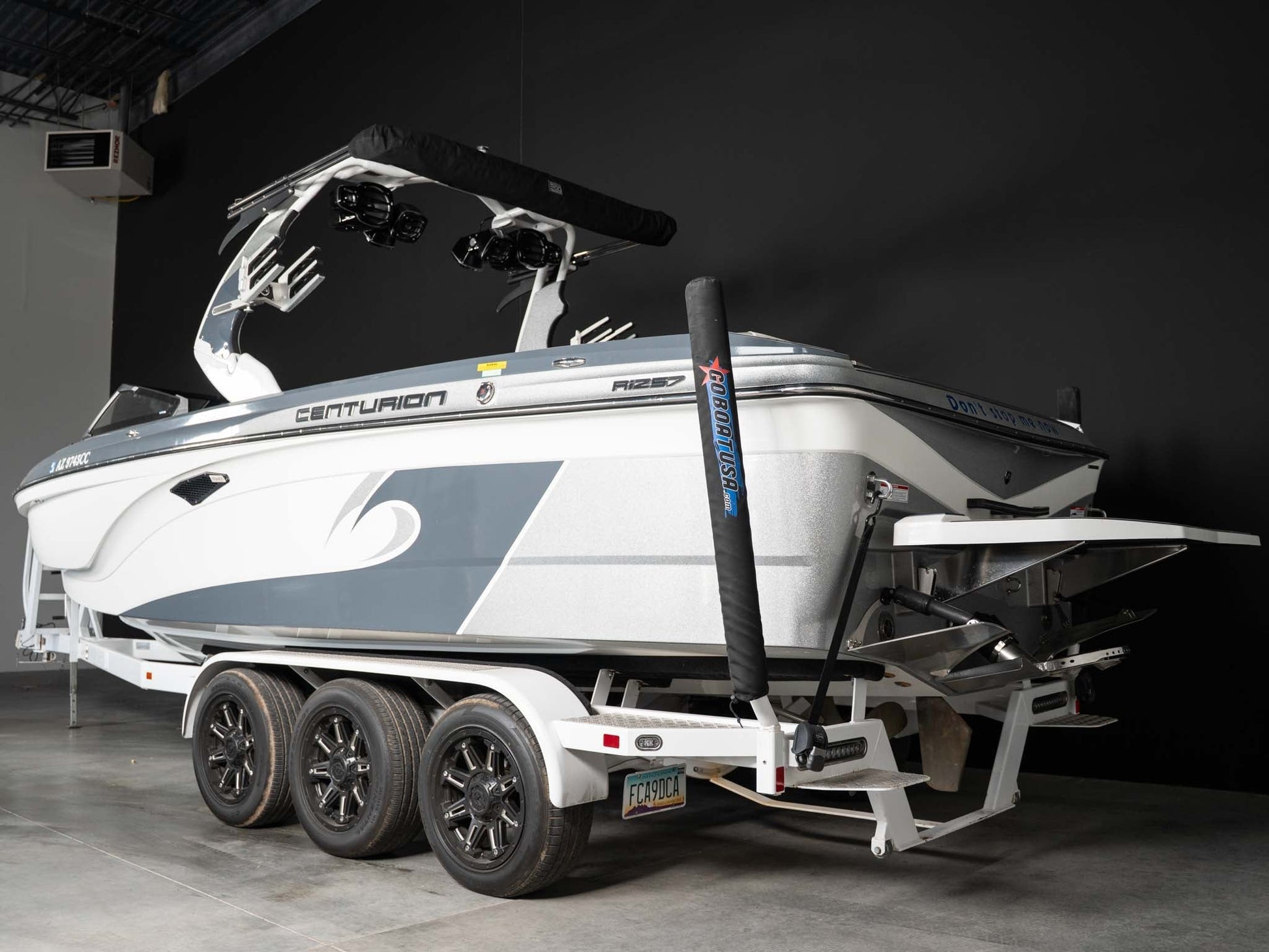 2018 Centurion Ri257 - White / Grey - BoardCo Boats