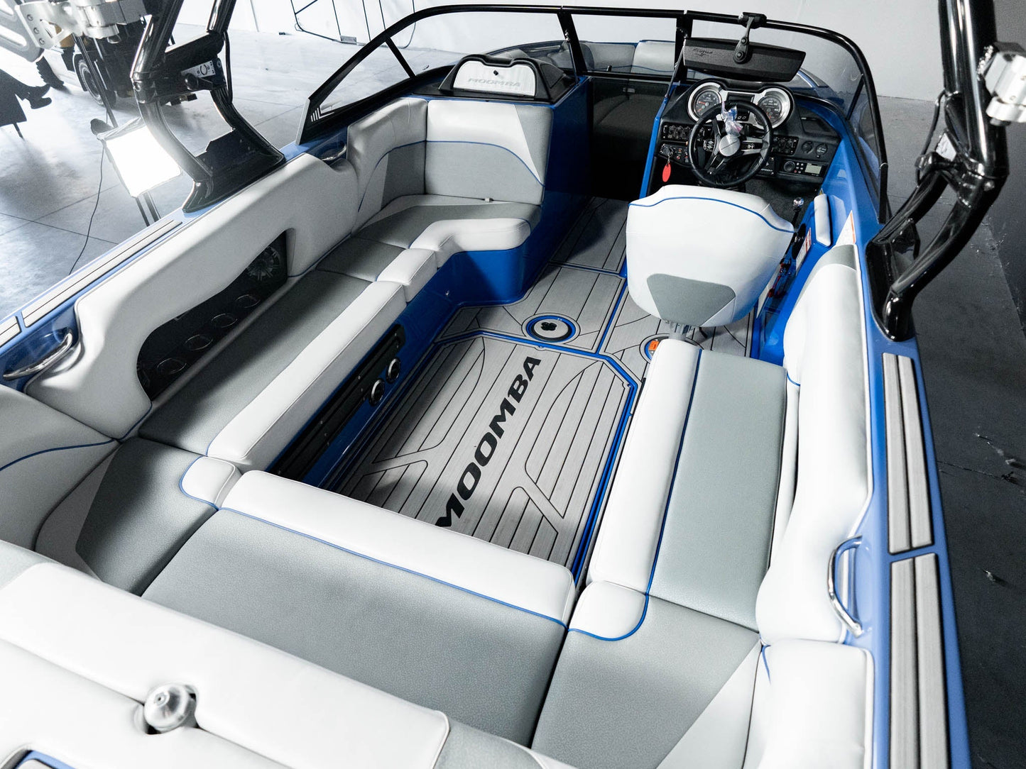 2018 Moomba Mojo Silver / Black / Blue - BoardCo Boats
