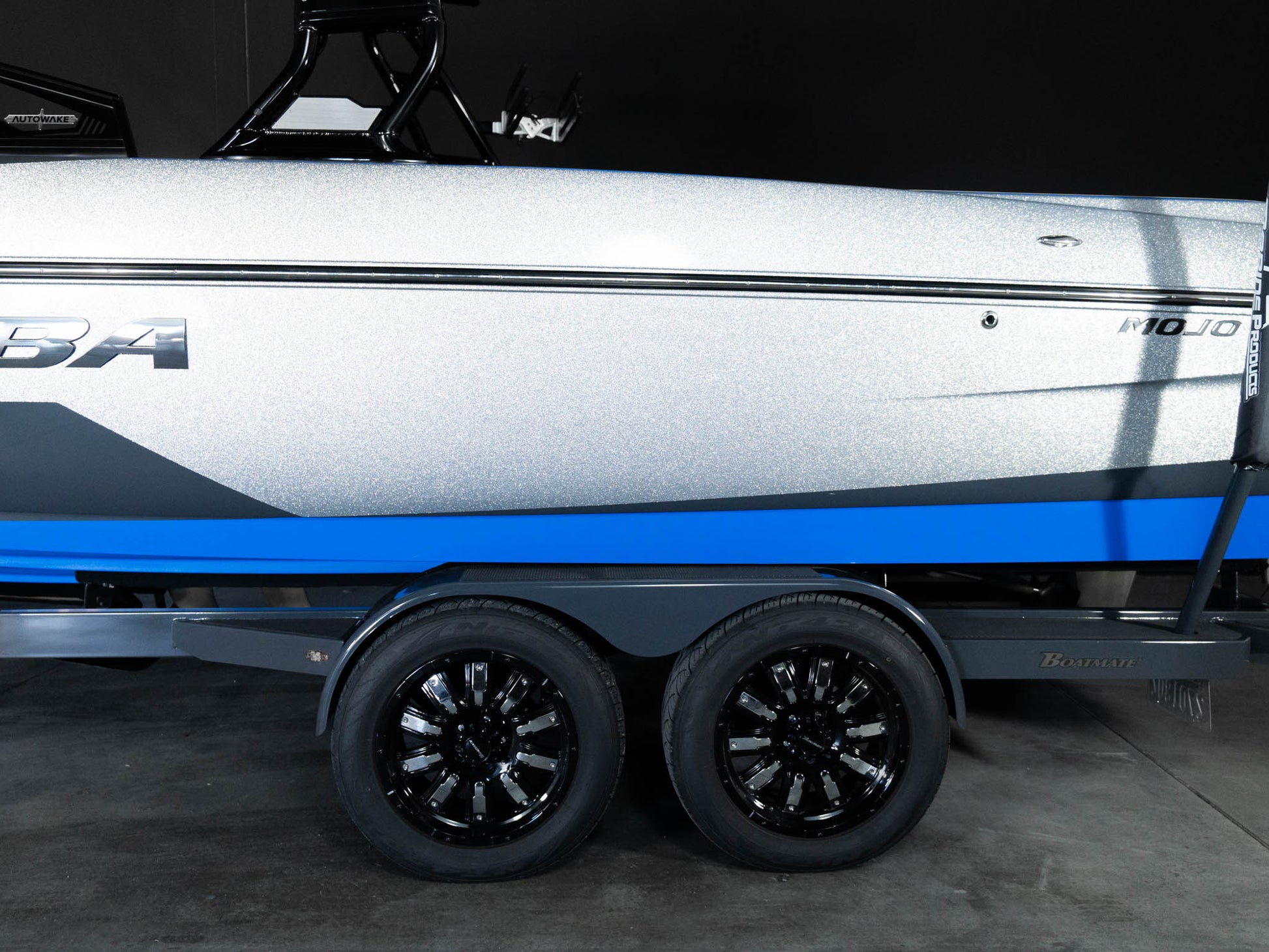 2018 Moomba Mojo Silver / Black / Blue - BoardCo Boats