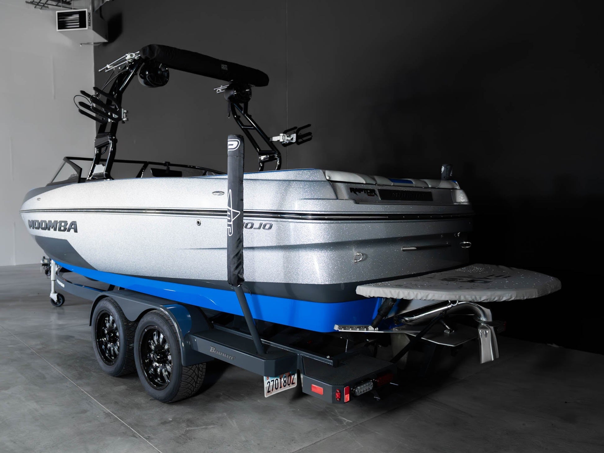 2018 Moomba Mojo Silver / Black / Blue - BoardCo Boats