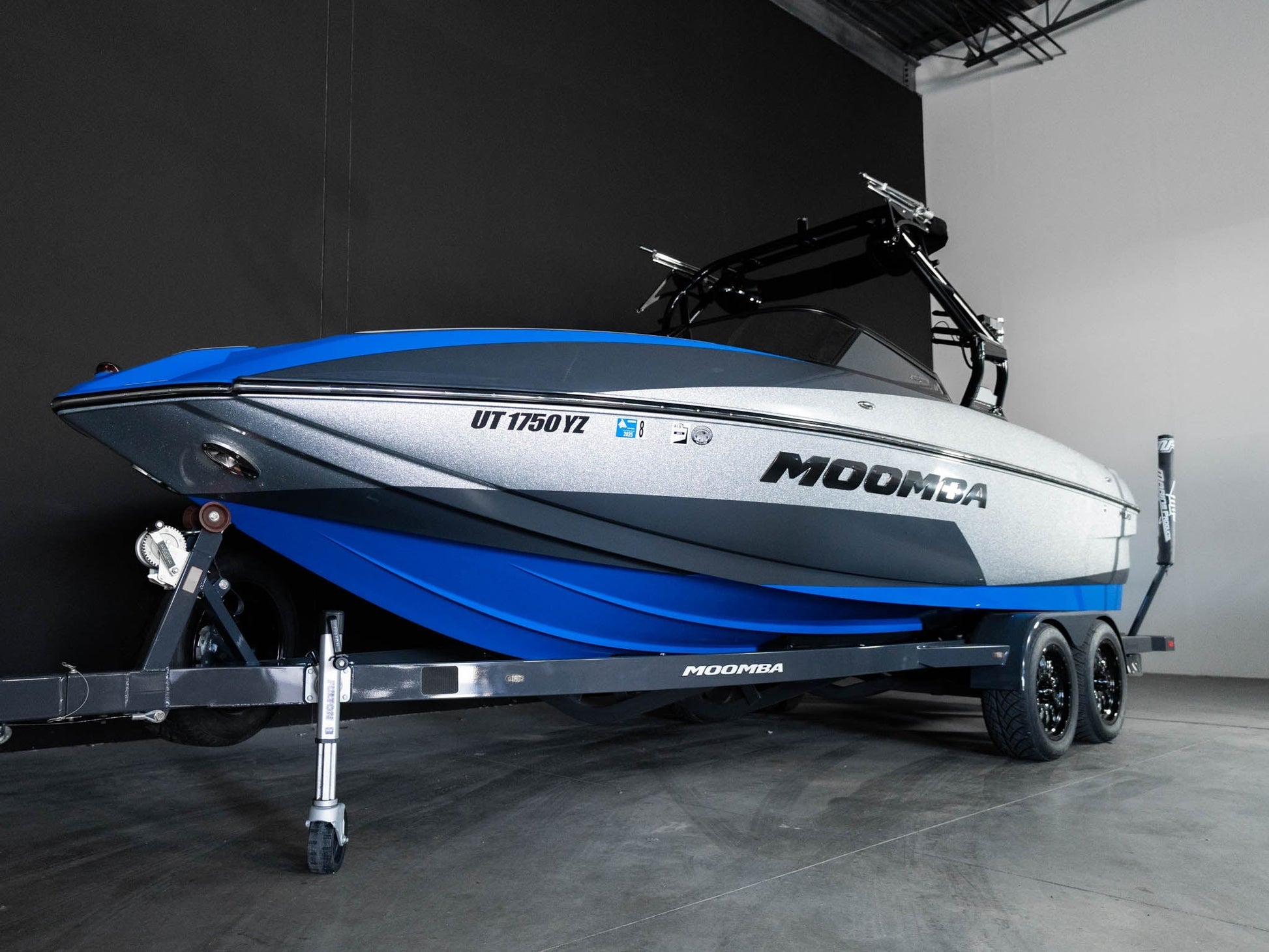 2018 Moomba Mojo Silver / Black / Blue - BoardCo Boats