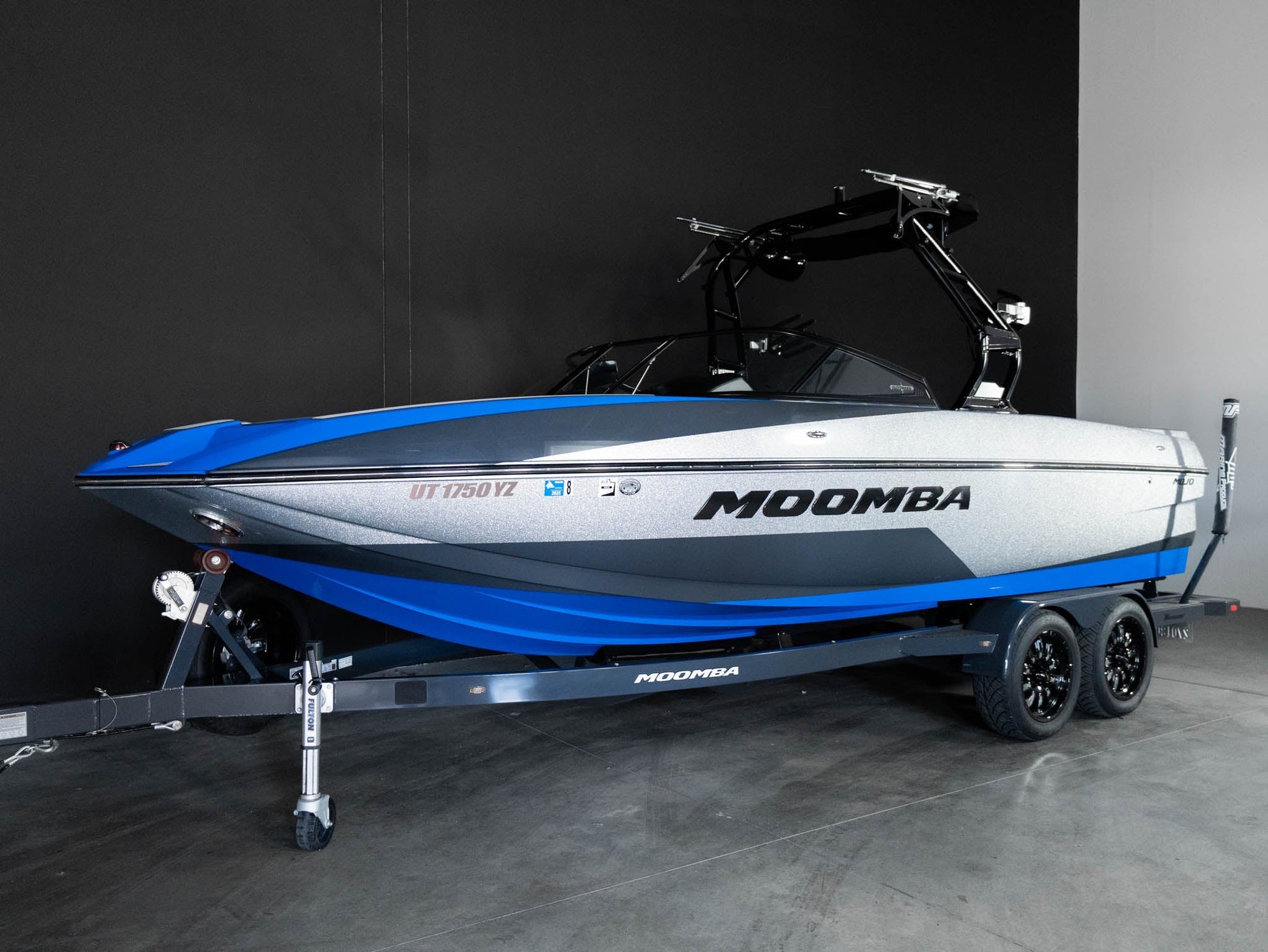 2018 Moomba Mojo Silver / Black / Blue - BoardCo Boats