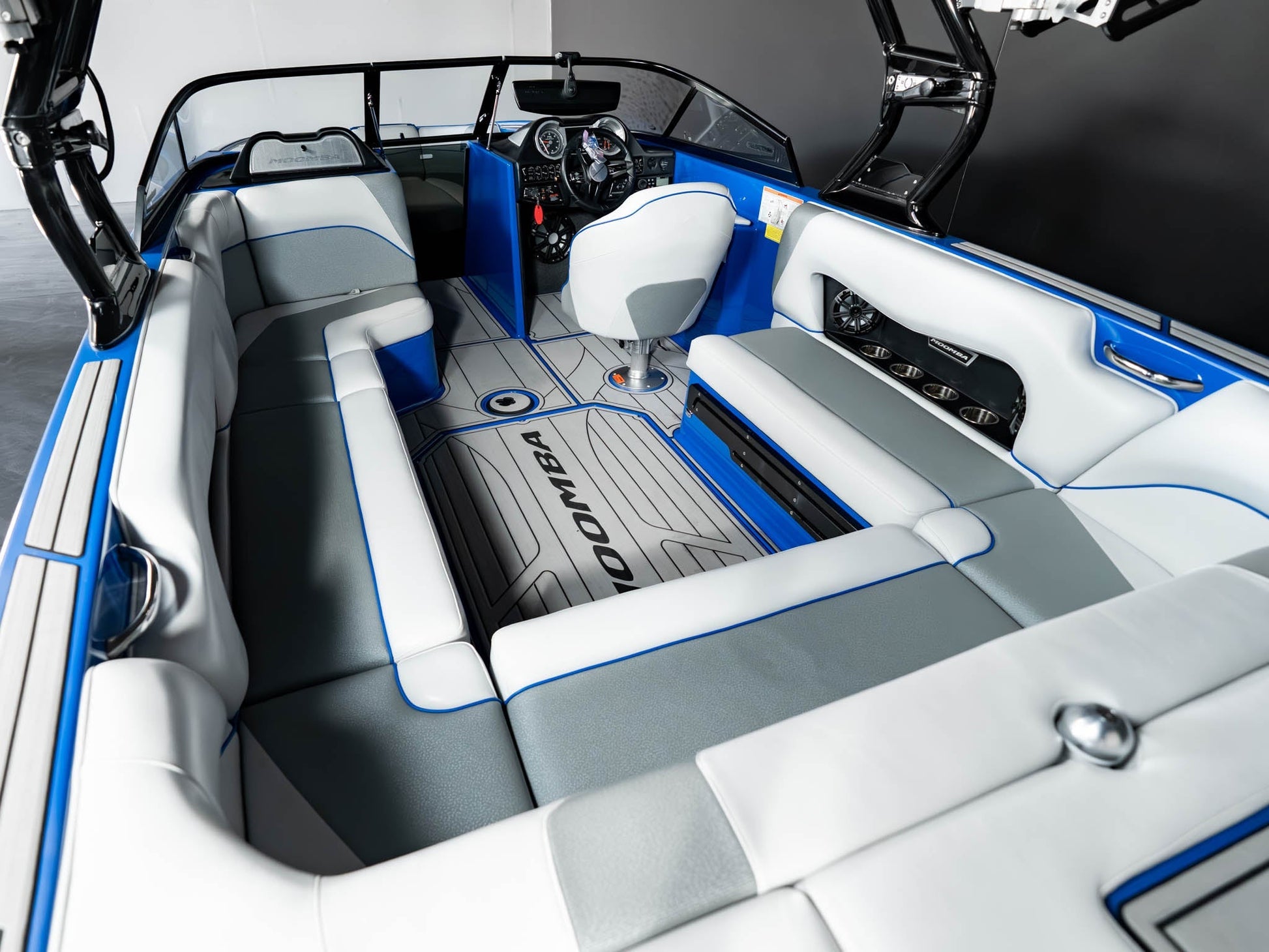 2018 Moomba Mojo Silver / Black / Blue - BoardCo Boats