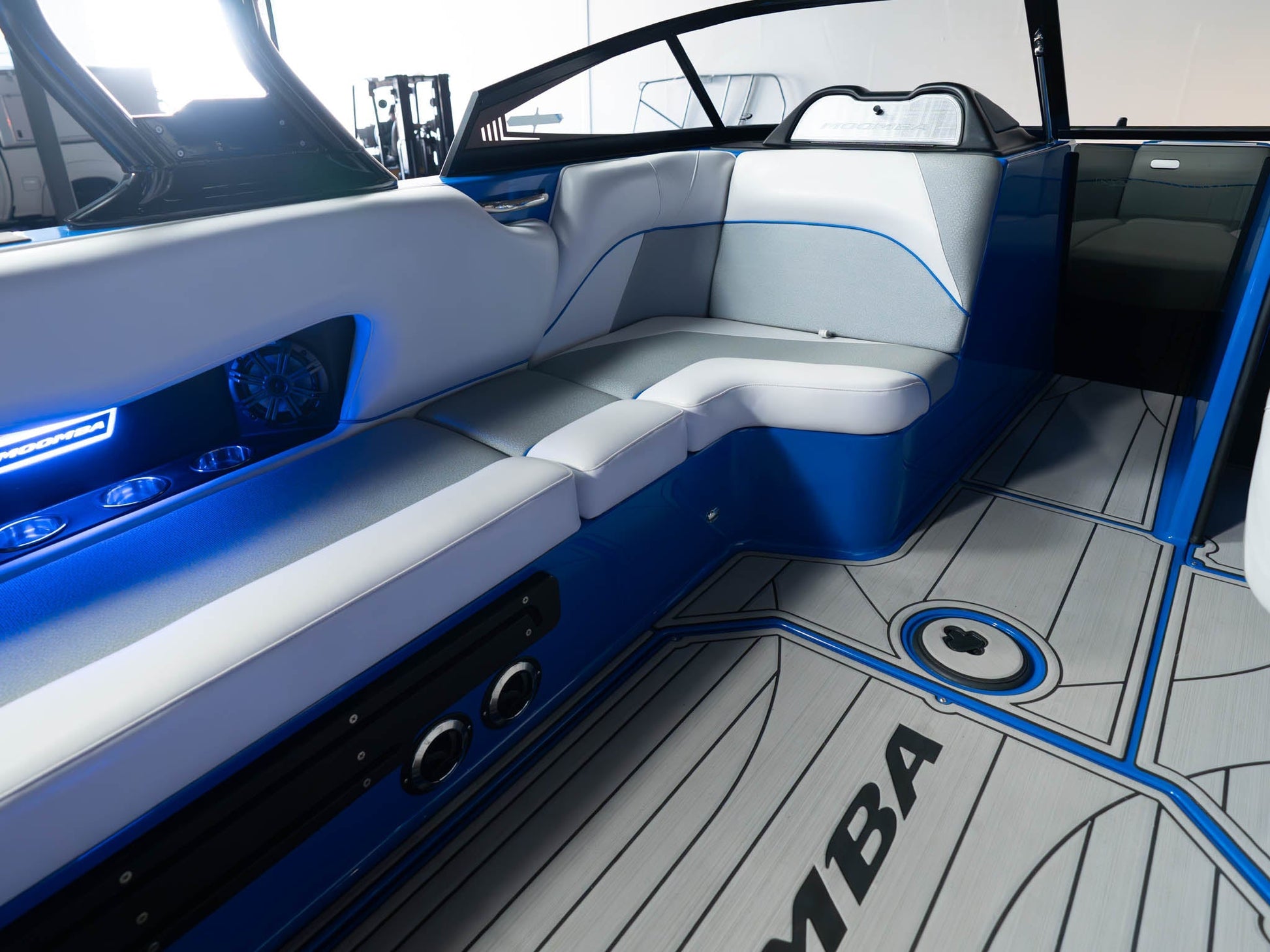 2018 Moomba Mojo Silver / Black / Blue - BoardCo Boats