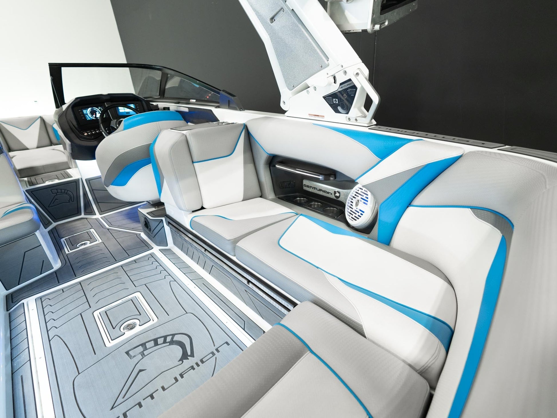 2019 Centurion Ri237 - Silver Flake / White - BoardCo Boats