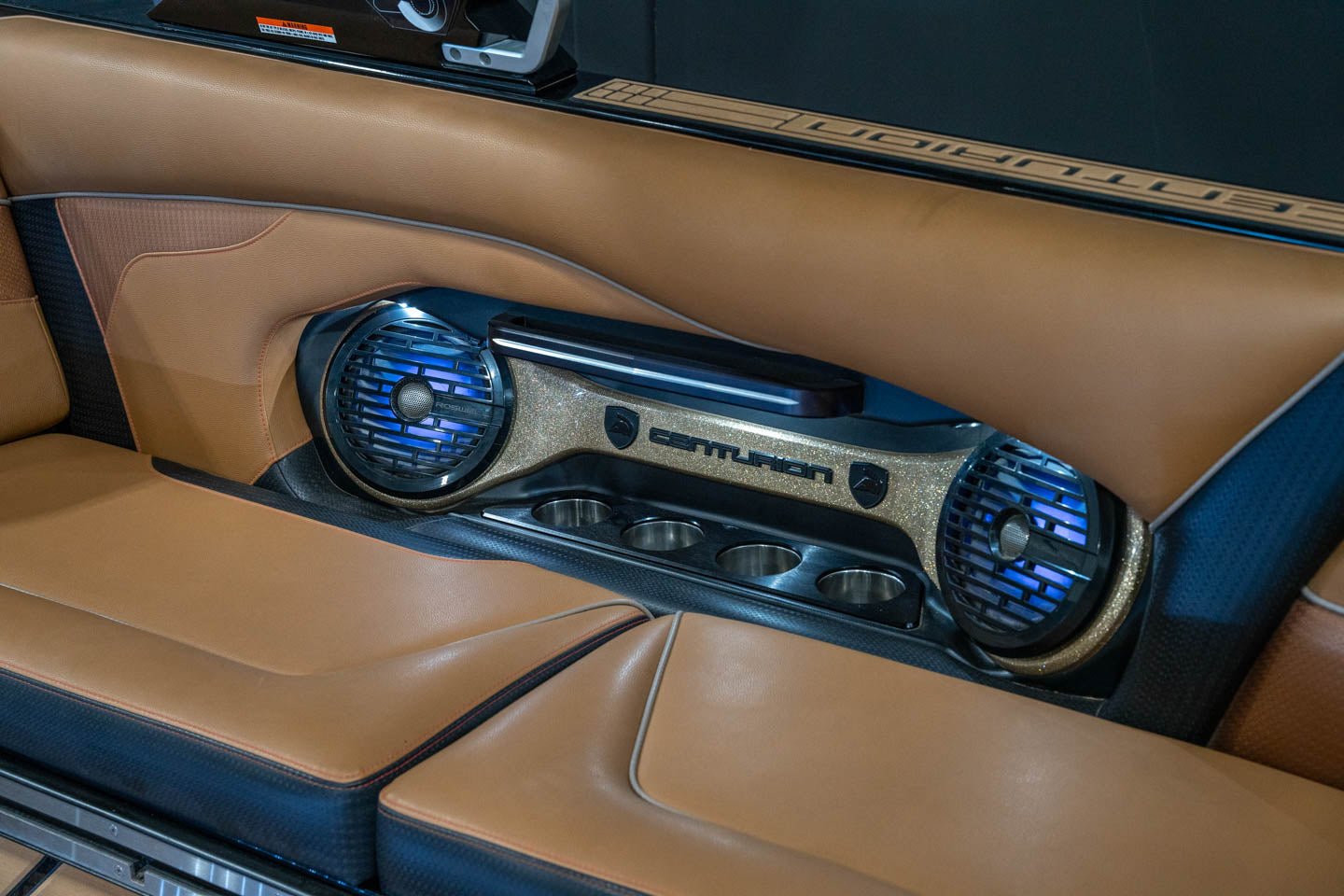 2019 Centurion Ri257 Champagne Flake / Black - BoardCo Boats