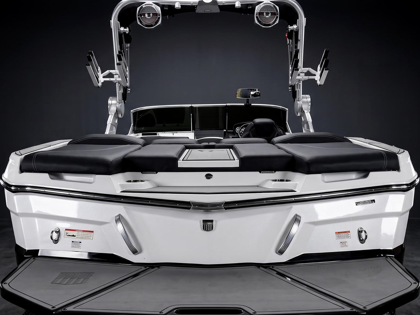2019 Mastercraft XT25 - White / Black