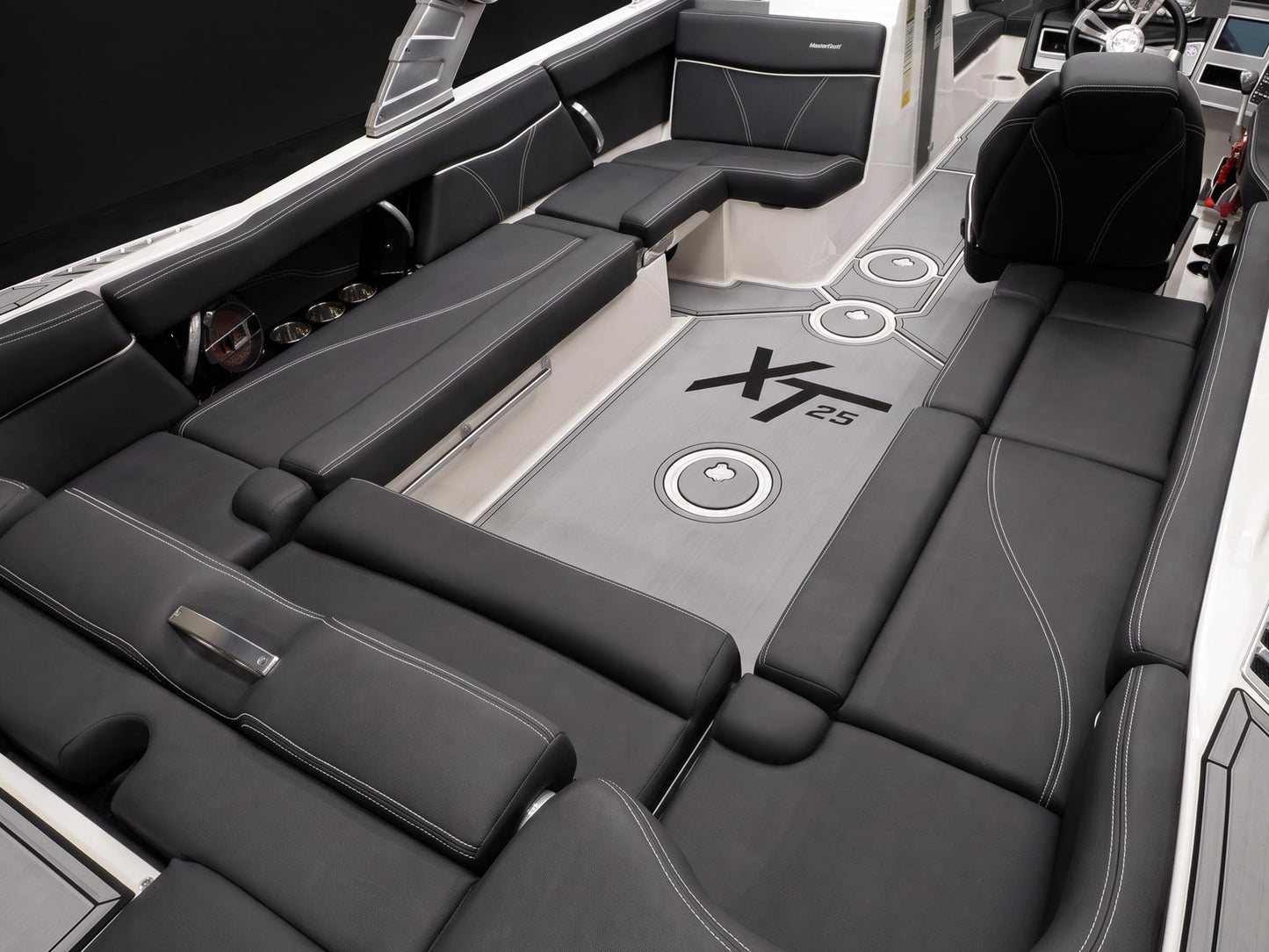 2019 Mastercraft XT25 - White / Black
