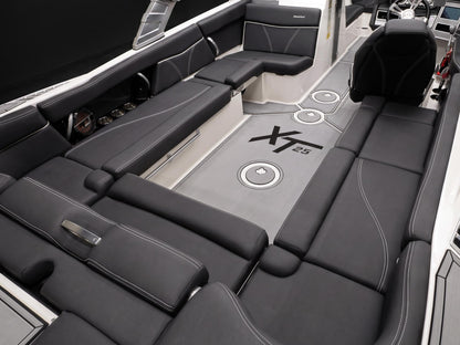 2019 Mastercraft XT25 - White / Black