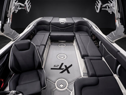 2019 Mastercraft XT25 - White / Black