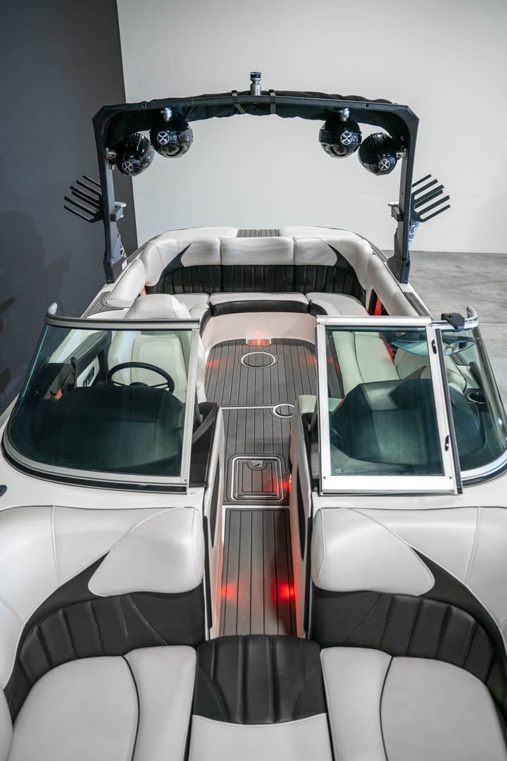 2019 MB B52 - BoardCo Boats