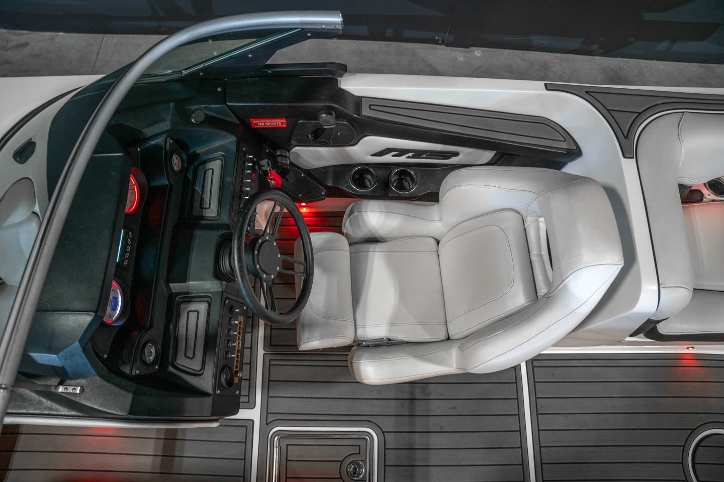 2019 MB B52 - BoardCo Boats