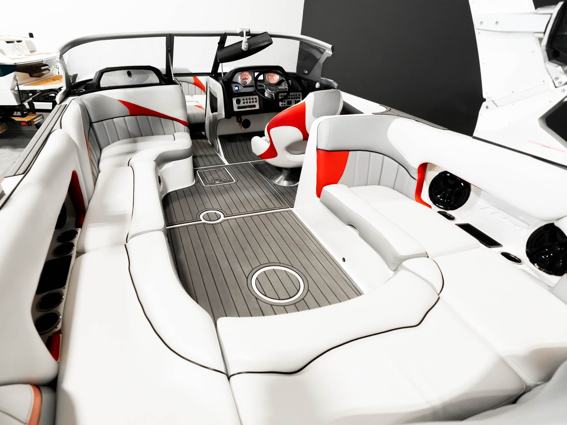 2019 MB B52 - BoardCo Boats