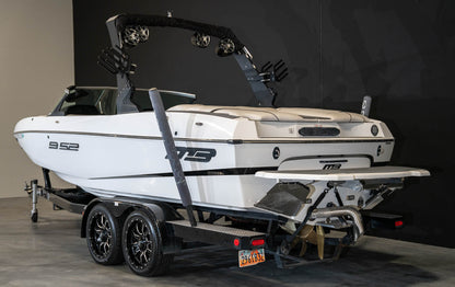 2019 MB B52 - BoardCo Boats