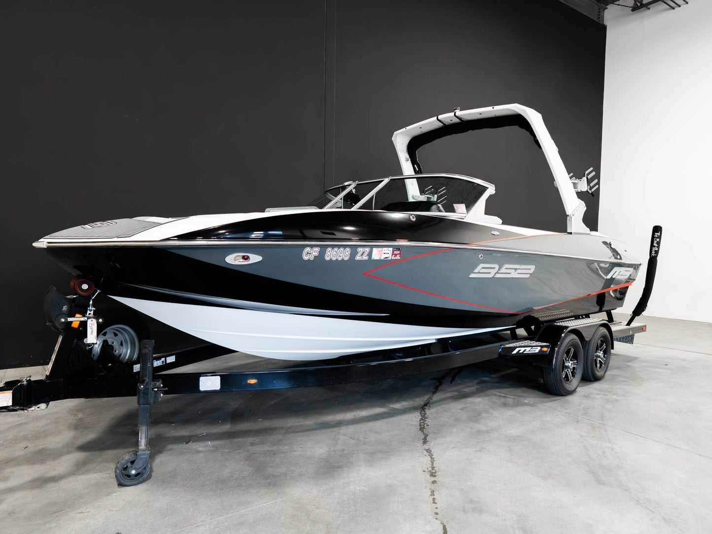 2019 MB B52 - BoardCo Boats
