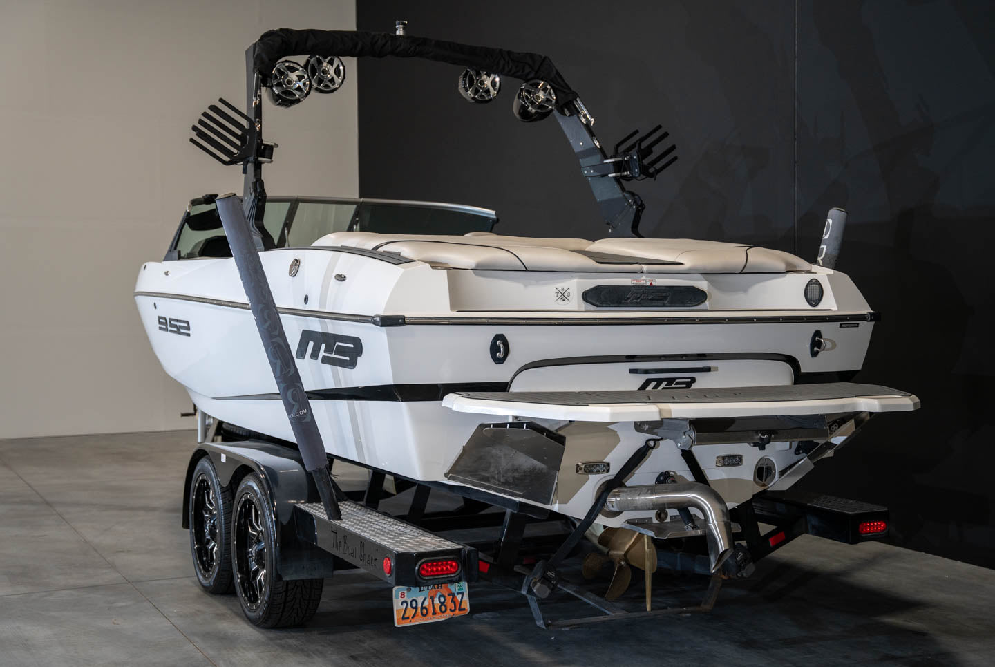 2019 MB B52 - BoardCo Boats