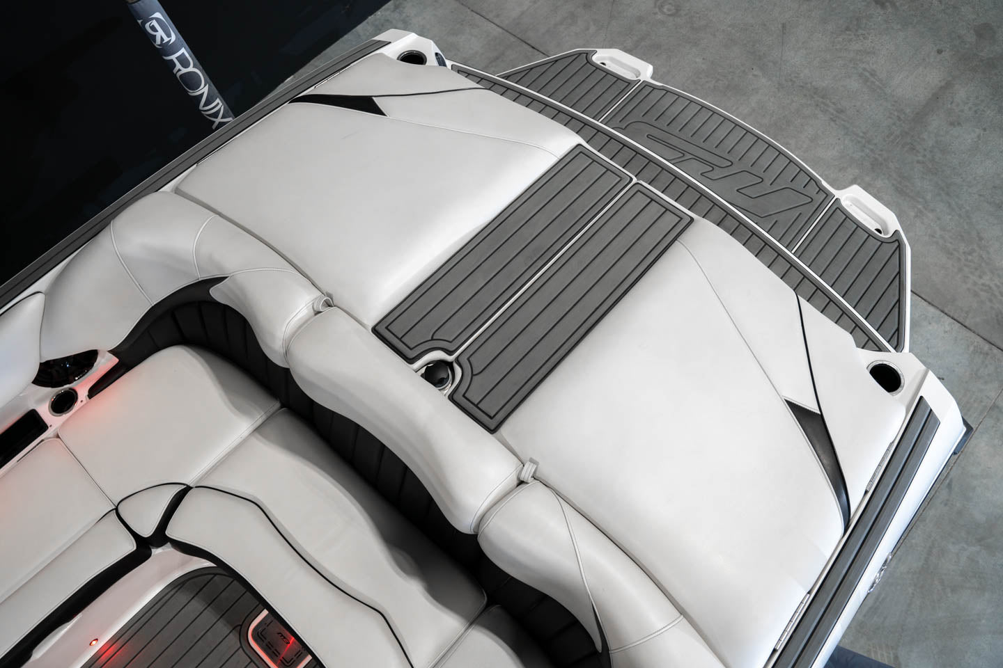 2019 MB B52 - BoardCo Boats
