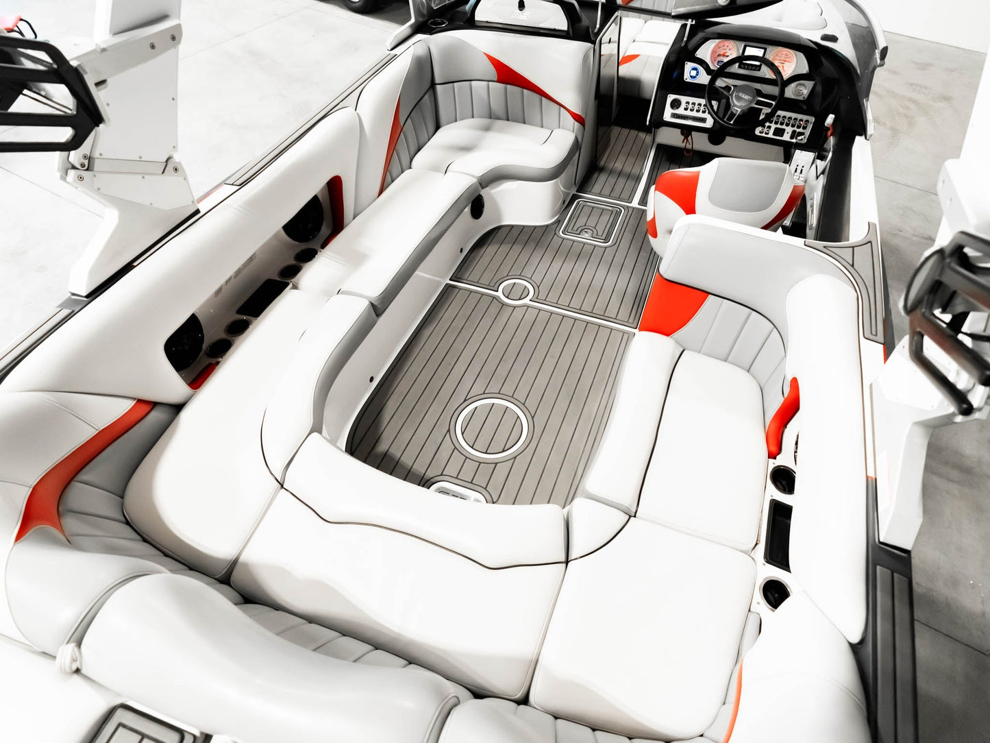 2019 MB B52 - BoardCo Boats